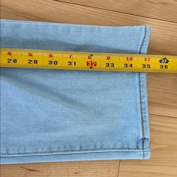 Levi’s Size 32 Light Wash High Rise Straight Crop Jeans - Picture 6 of 8